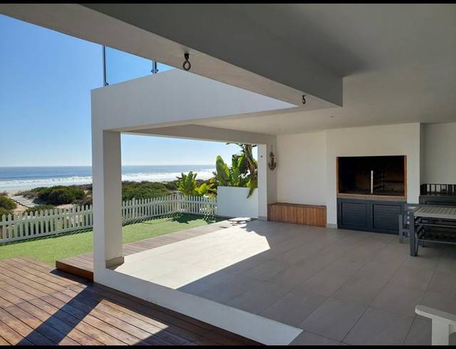 6 BEDROOM HOUSE FOR SALE IN GOLDEN MILE